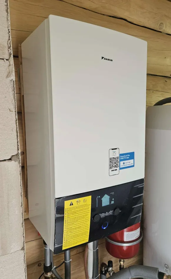 Tepelné čerpadlo vzduch voda Daikin Altherma 3 8kW s chladením rodinný dom Ižipovce
