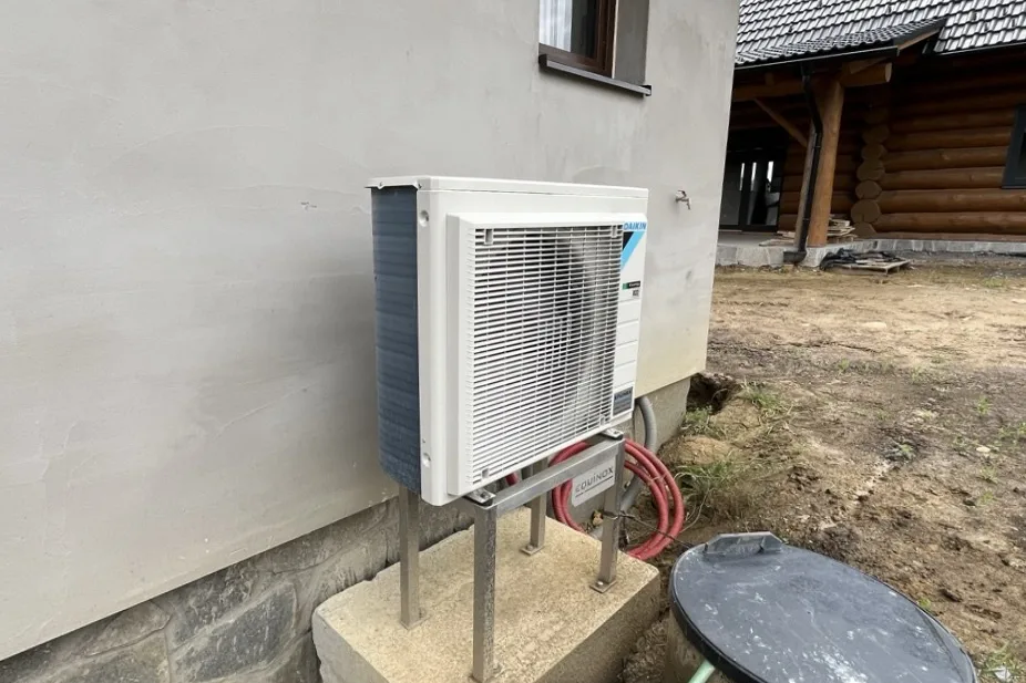 Tepelné čerpadlo vzduch voda Daikin Altherma 3 8kW s chladením rodinný dom Ižipovce