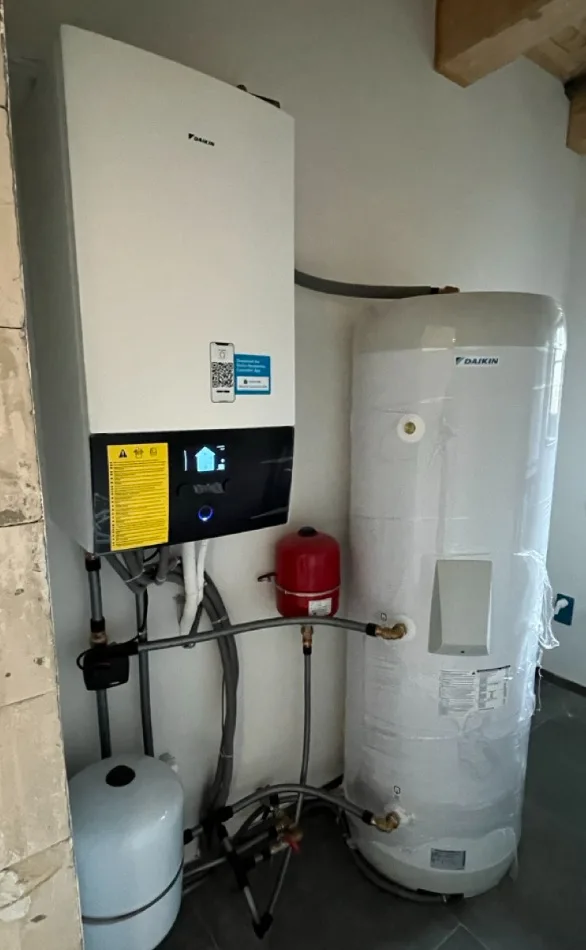 Tepelné čerpadlo vzduch voda Daikin Altherma 3 8kW s chladením rodinný dom Ižipovce