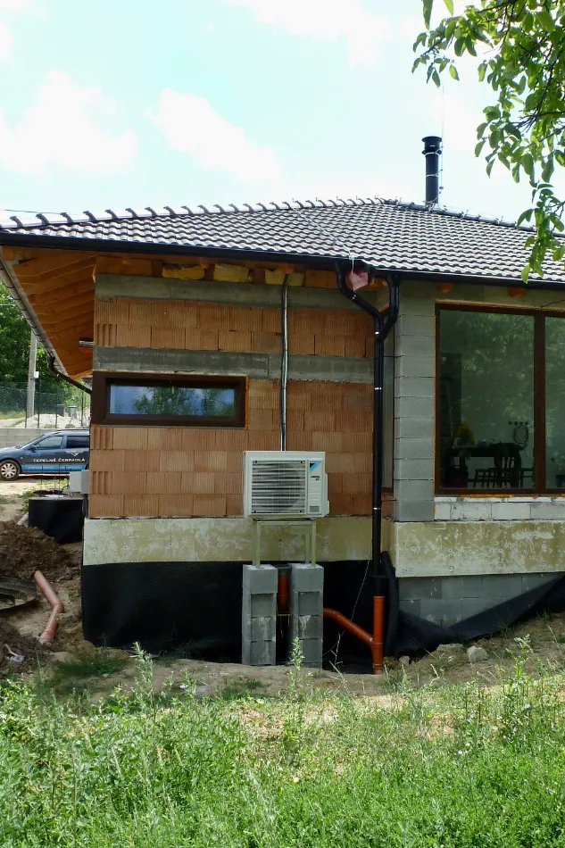 Tepelné čerpadlo vzduch voda Daikin Altherma 3 8kW s chladením rodinný dom Jarok
