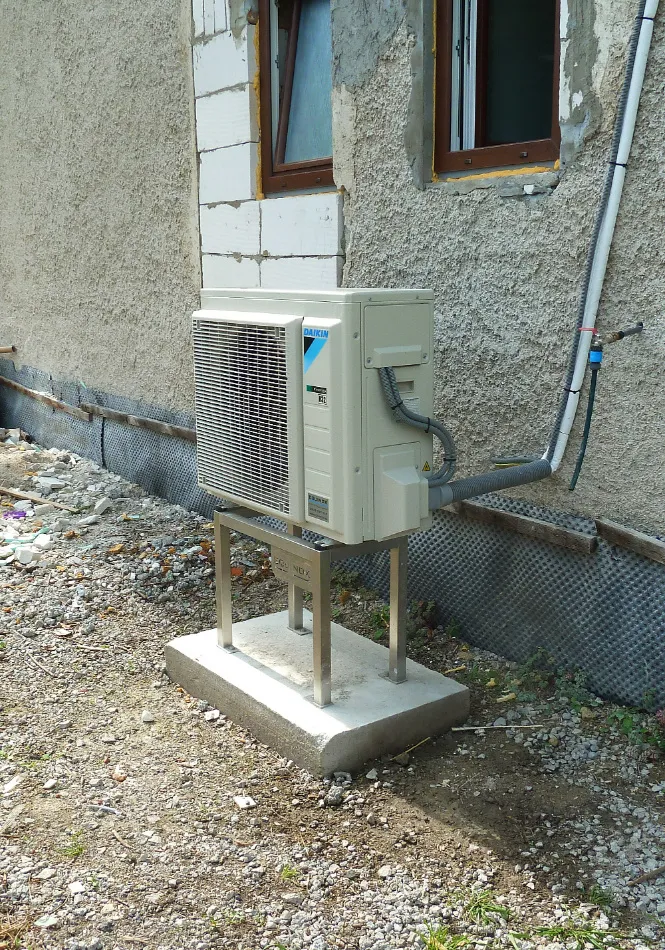 Tepelné čerpadlo vzduch voda Daikin Altherma 3 8kW s chladením rodinný dom Komjatná