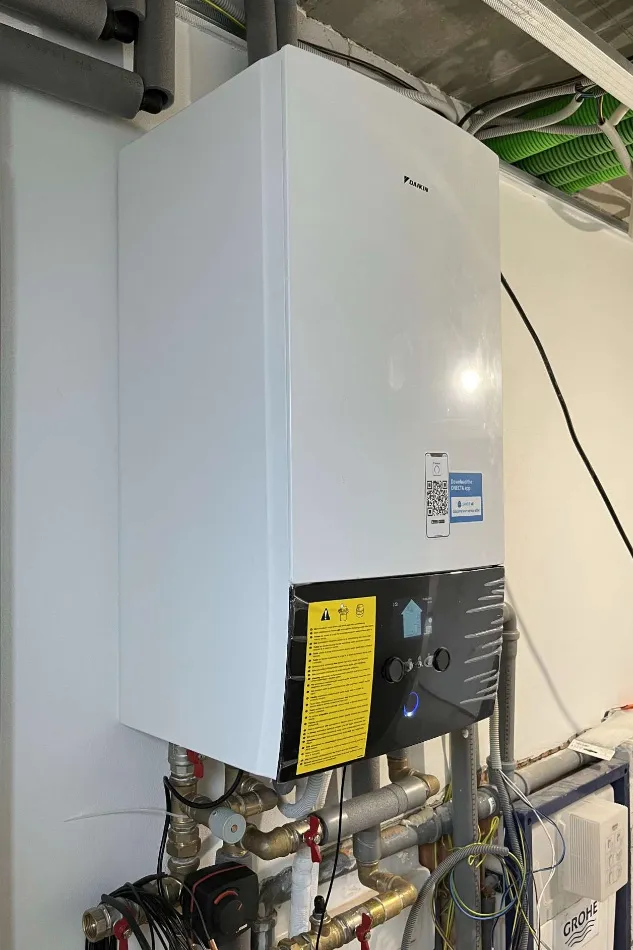 Tepelné čerpadlo vzduch voda Daikin Altherma 3 8kW s chladením rodinný dom Krasňany