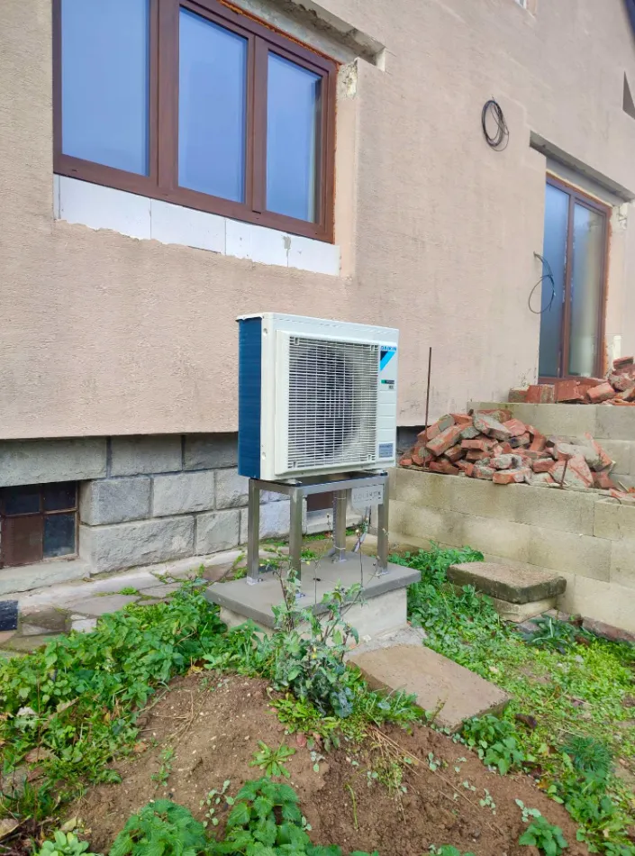 Tepelné čerpadlo vzduch voda Daikin Altherma 3 8kW s chladením rodinný dom Krupina