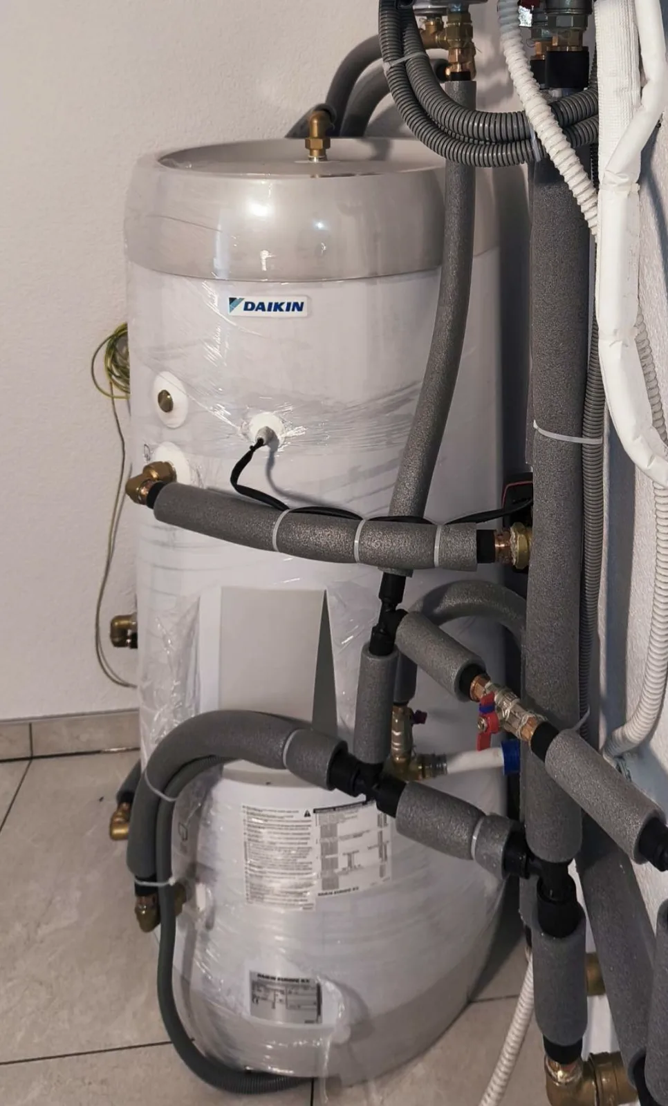 Tepelné čerpadlo vzduch voda Daikin Altherma 3 8kW s chladením rodinný dom Liptovský Ján