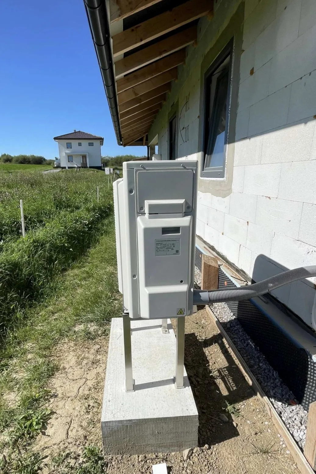 Tepelné čerpadlo vzduch voda Daikin Altherma 3 8kW s chladením rodinný dom Lokca