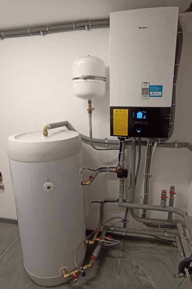 Tepelné čerpadlo vzduch voda Daikin Altherma 3 8kW s chladením rodinný dom Lukové