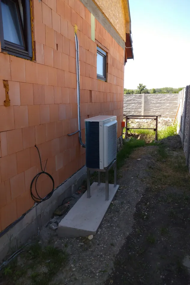 Tepelné čerpadlo vzduch voda Daikin Altherma 3 8kW s chladením rodinný dom Malá Iža