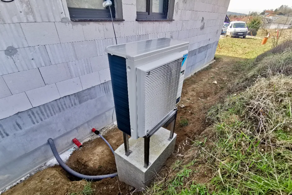 Tepelné čerpadlo vzduch voda Daikin Altherma 3 8kW s chladením rodinný dom Malé Kršteňany