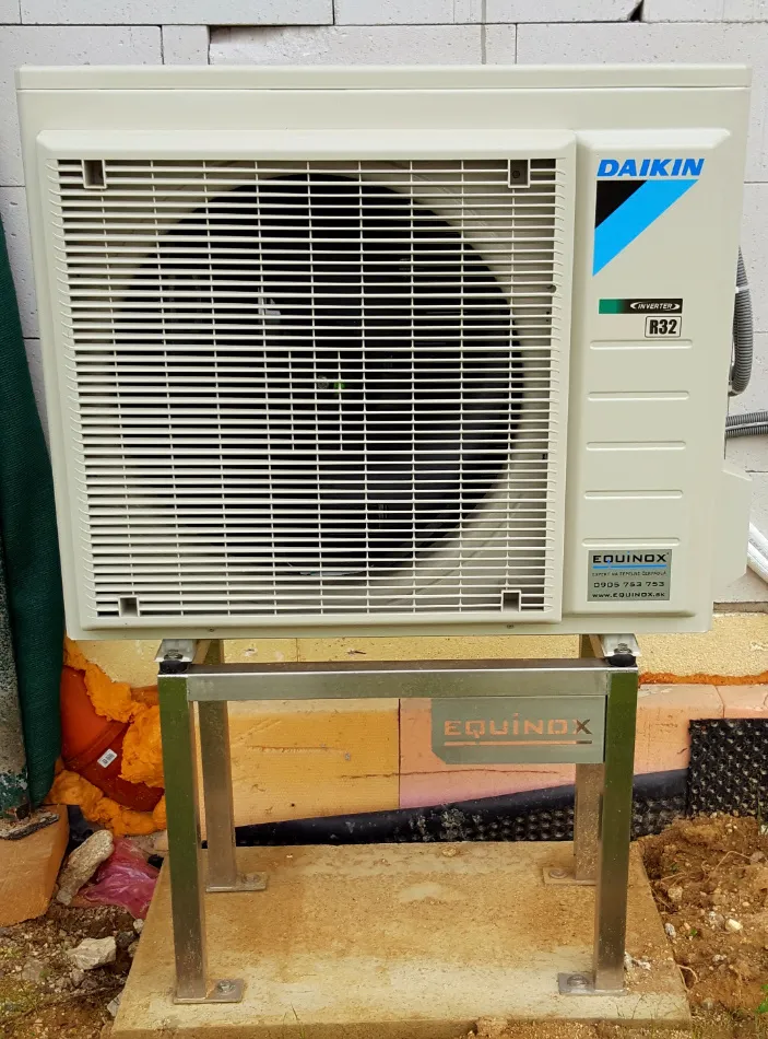 Tepelné čerpadlo vzduch voda Daikin Altherma 3 8kW s chladením rodinný dom Malinová