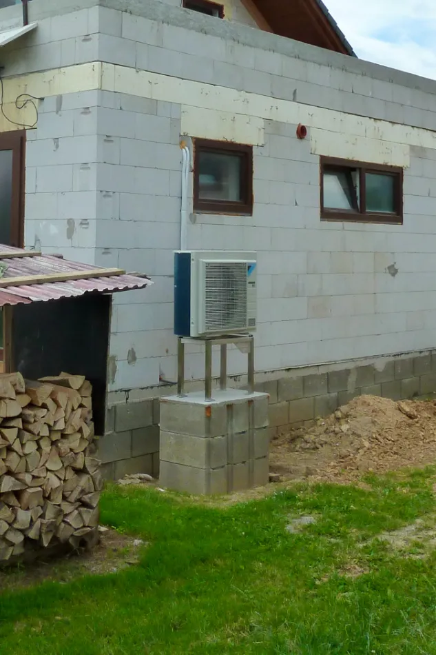 Tepelné čerpadlo vzduch voda Daikin Altherma 3 8kW s chladením rodinný dom Malinová