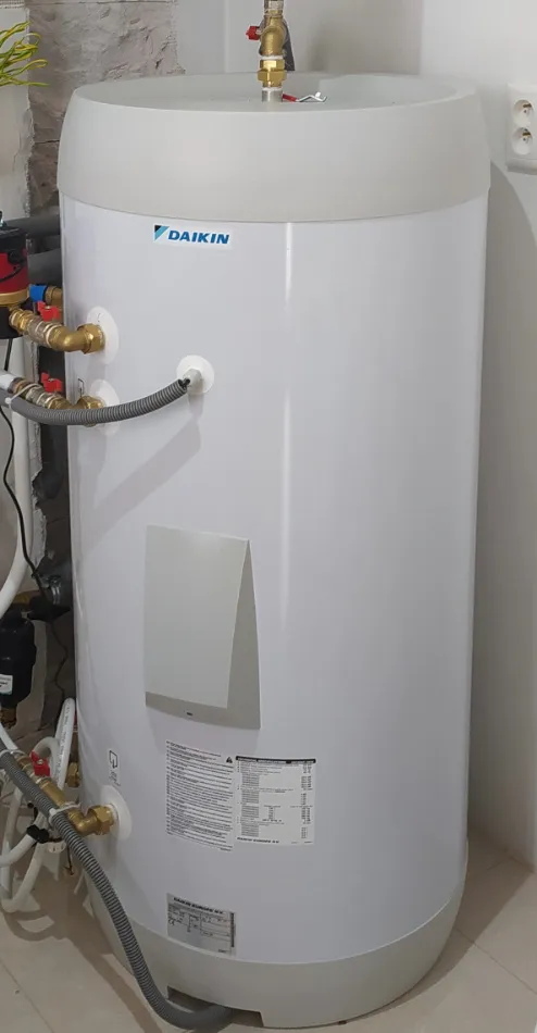 Tepelné čerpadlo vzduch voda Daikin Altherma 3 8kW s chladením rodinný dom Malý Lapáš