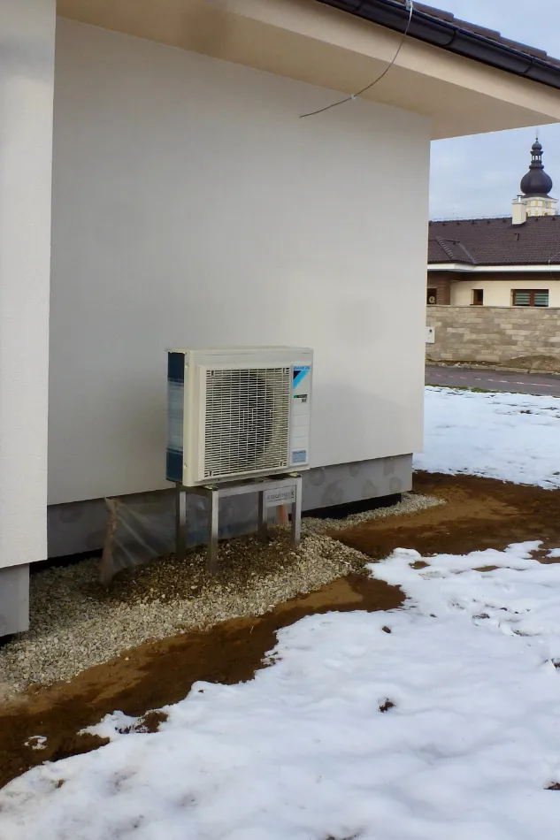 Tepelné čerpadlo vzduch voda Daikin Altherma 3 8kW s chladením rodinný dom Nemšová