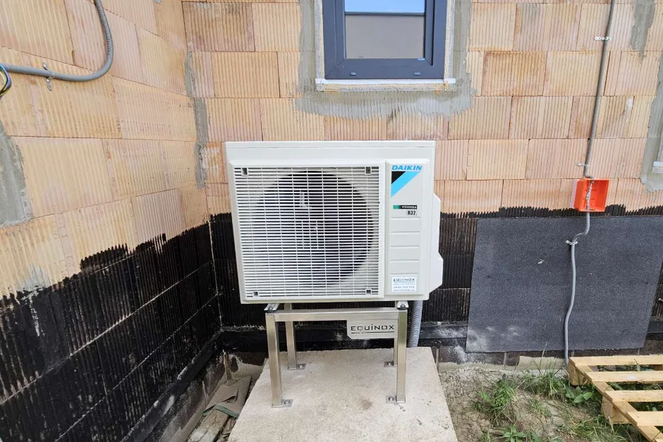 Tepelné čerpadlo vzduch voda Daikin Altherma 3 8kW s chladením rodinný dom Niederabsdorf