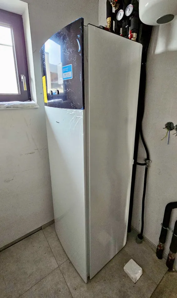 Tepelné čerpadlo vzduch voda Daikin Altherma 3 8kW s chladením rodinný dom Niederabsdorf