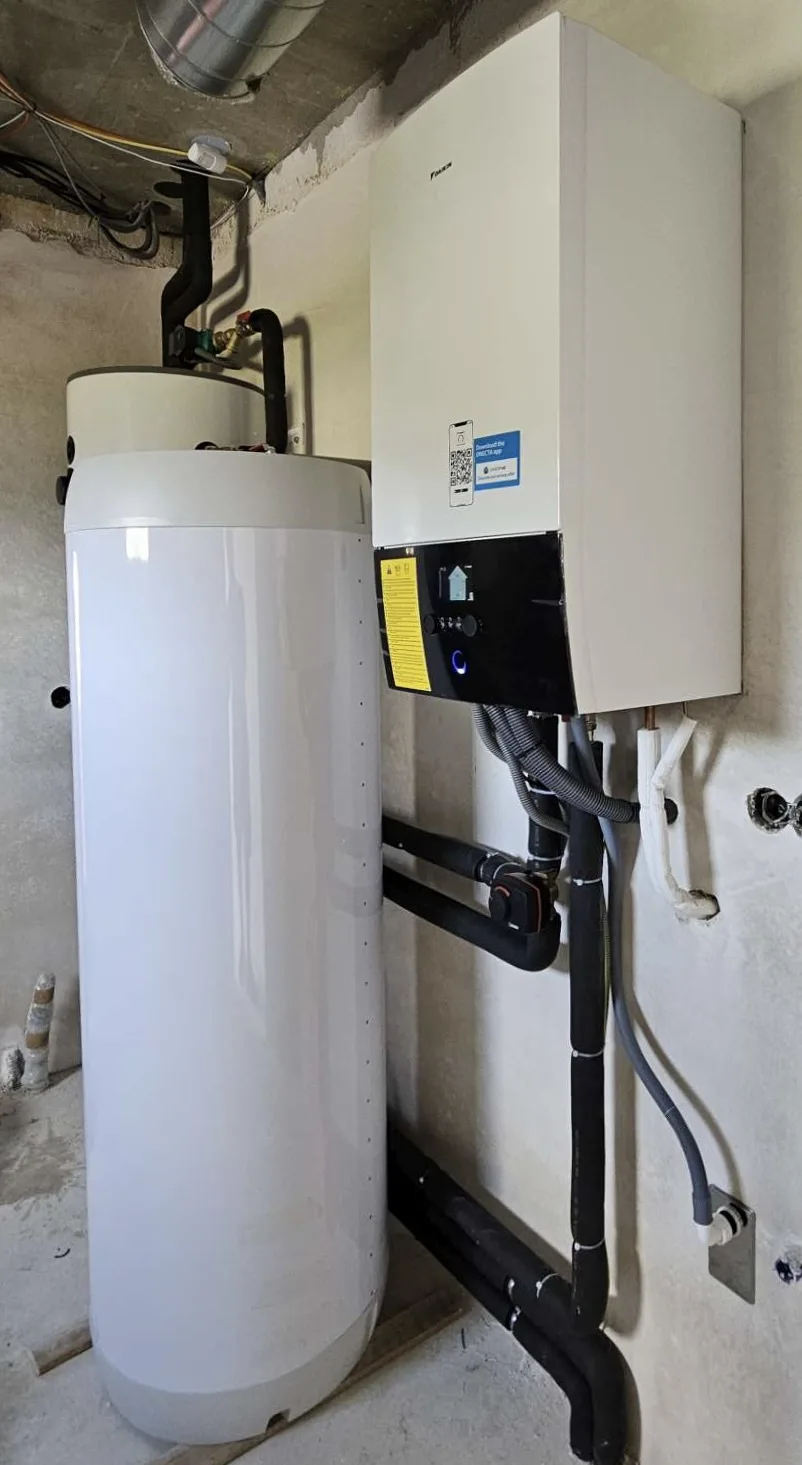 Tepelné čerpadlo vzduch voda Daikin Altherma 3 8kW s chladením rodinný dom Nižná