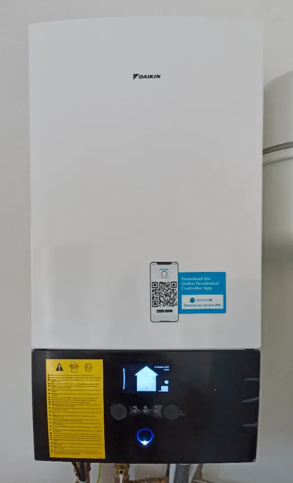 Tepelné čerpadlo vzduch voda Daikin Altherma 3 8kW s chladením rodinný dom Okoličné