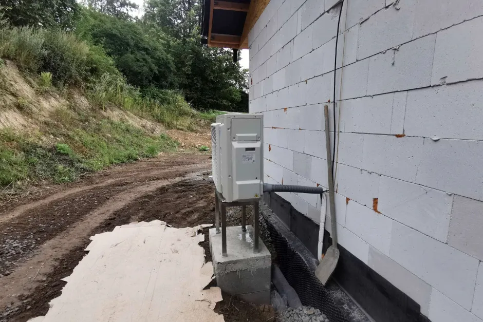 Tepelné čerpadlo vzduch voda Daikin Altherma 3 8kW s chladením rodinný dom Pitelová