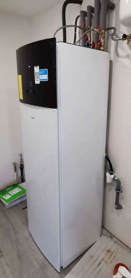 Tepelné čerpadlo vzduch voda Daikin Altherma 3 8kW s chladením rodinný dom Pitelová