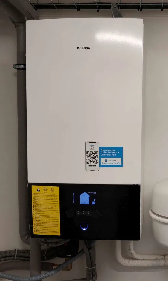 Tepelné čerpadlo vzduch voda Daikin Altherma 3 8kW s chladením rodinný dom Pitelová