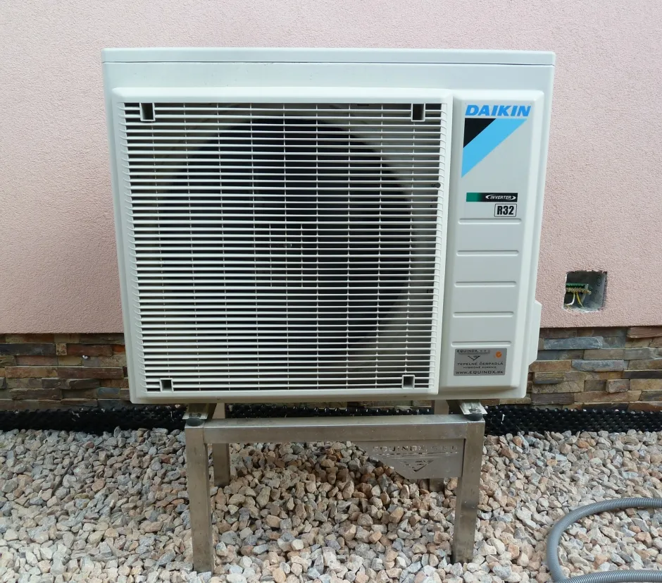 Tepelné čerpadlo vzduch voda Daikin Altherma 3 8kW s chladením rodinný dom Polomka
