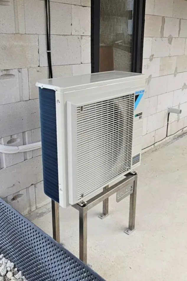 Tepelné čerpadlo vzduch voda Daikin Altherma 3 8kW s chladením rodinný dom Poniky