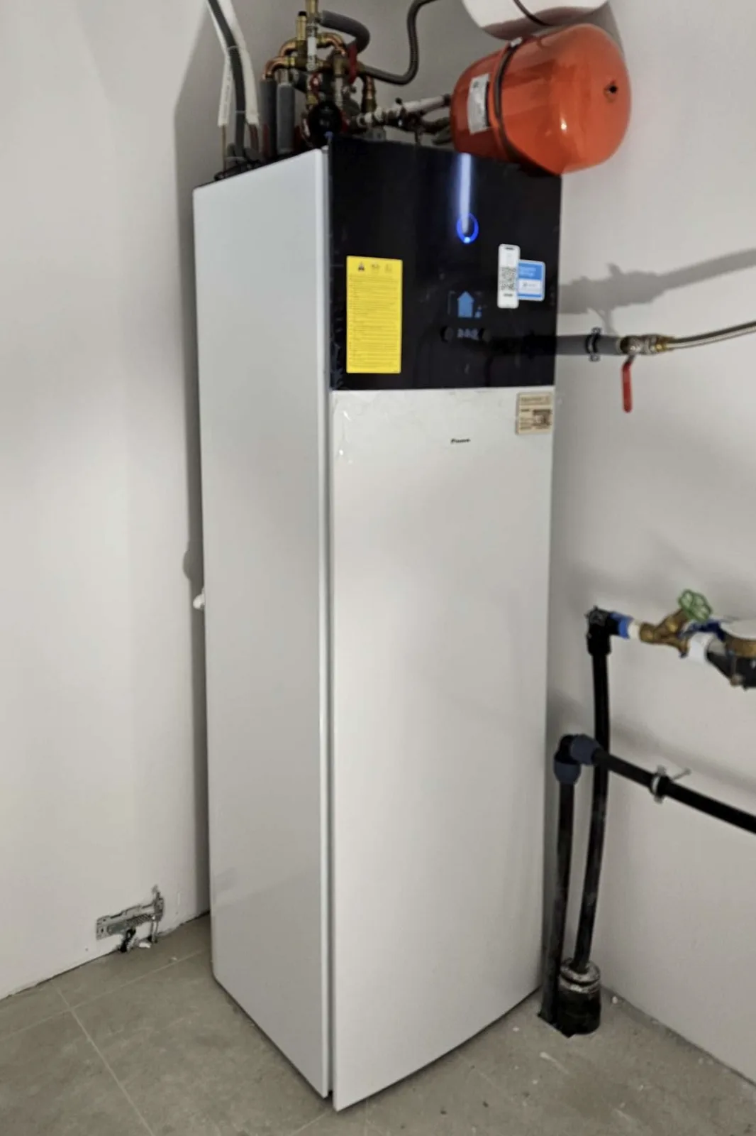 Tepelné čerpadlo vzduch voda Daikin Altherma 3 8kW s chladením rodinný dom Potzneusiedl