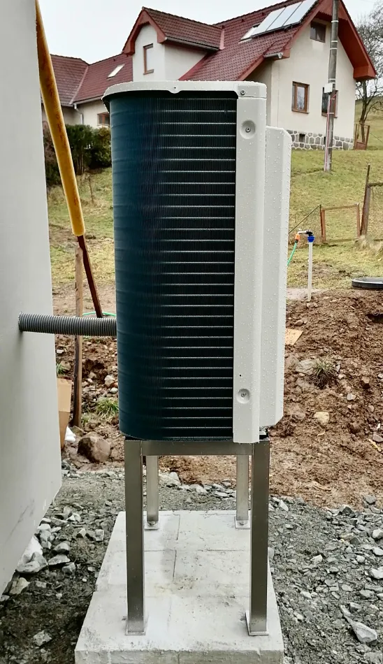 Tepelné čerpadlo vzduch voda Daikin Altherma 3 8kW s chladením rodinný dom Skliarovo