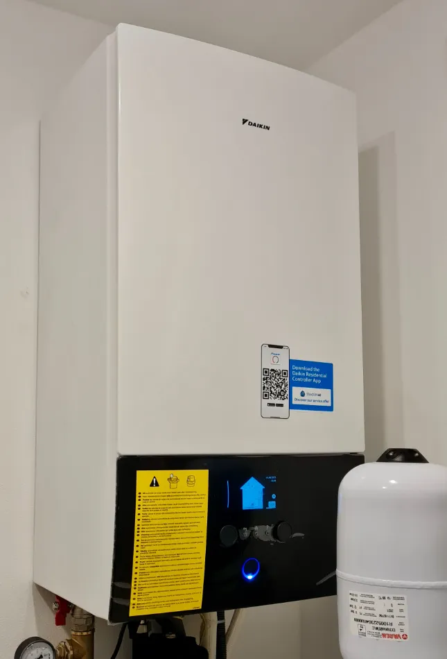 Tepelné čerpadlo vzduch voda Daikin Altherma 3 8kW s chladením rodinný dom Slepčany