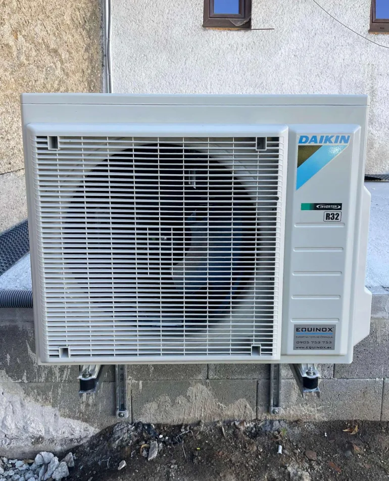 Tepelné čerpadlo vzduch voda Daikin Altherma 3 8kW s chladením rodinný dom Slovenská Ľupča