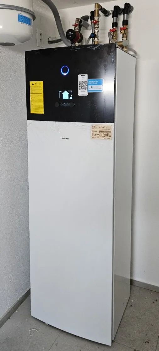 Tepelné čerpadlo vzduch voda Daikin Altherma 3 8kW s chladením rodinný dom Stožok