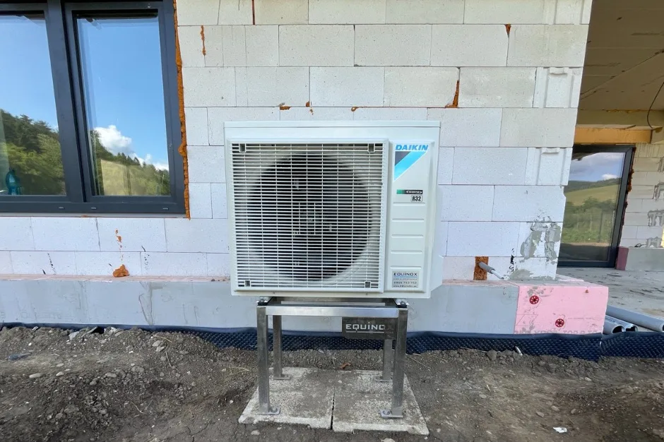Tepelné čerpadlo vzduch voda Daikin Altherma 3 8kW s chladením rodinný dom Stupné