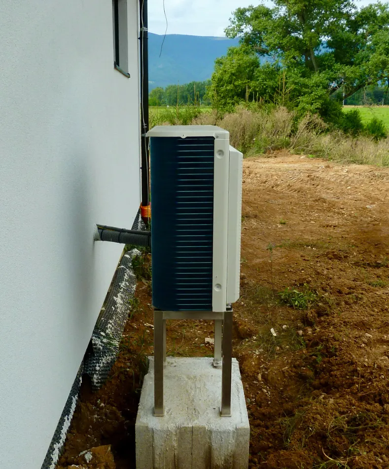 Tepelné čerpadlo vzduch voda Daikin Altherma 3 8kW s chladením rodinný dom Tomčany