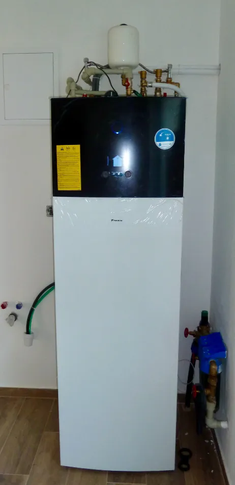 Tepelné čerpadlo vzduch voda Daikin Altherma 3 8kW s chladením rodinný dom Tvrdošovce