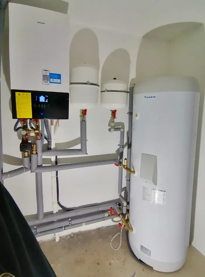 Tepelné čerpadlo vzduch voda Daikin Altherma 3 8kW s chladením rodinný dom Žarnovica