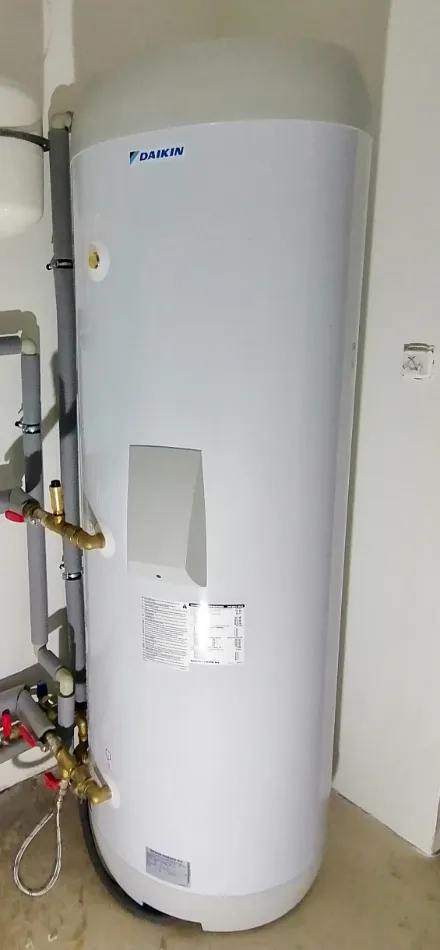 Tepelné čerpadlo vzduch voda Daikin Altherma 3 8kW s chladením rodinný dom Žarnovica