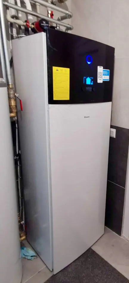 Tepelné čerpadlo vzduch voda Daikin Altherma 3 8kW s chladením rodinný dom Zlaté