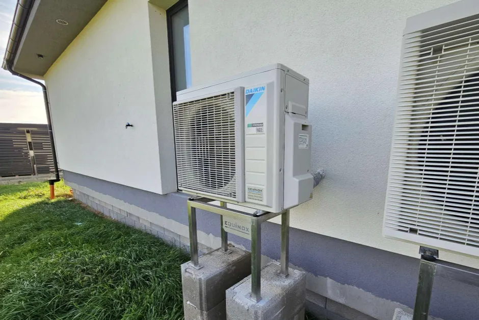 Tepelné čerpadlo vzduch voda Daikin Altherma 3 8kW s chladením rodinný dom Zvončín