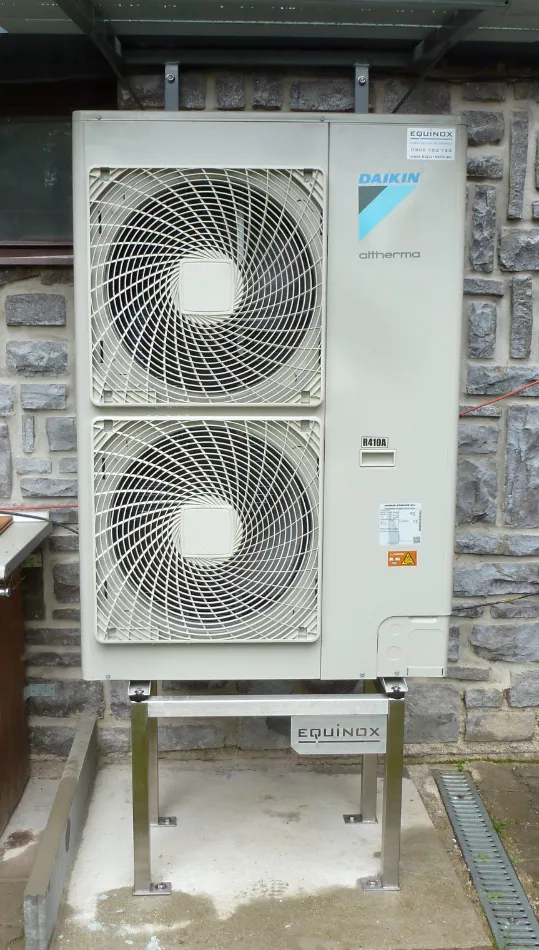 Tepelné čerpadlo vzduch voda Daikin Altherma HT vysokoteplotné 11kW rodinný dom Chvojnica