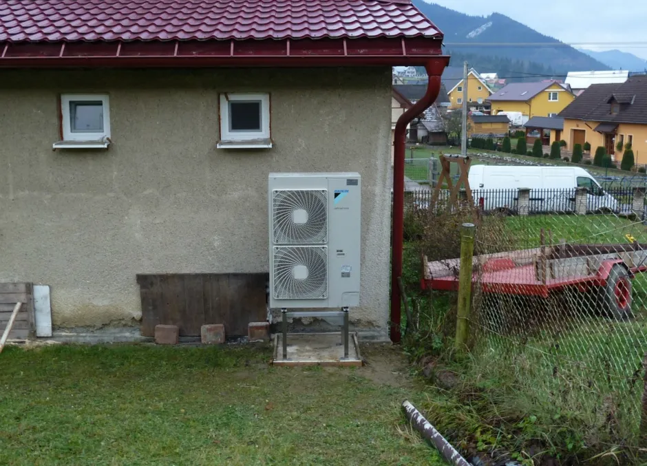 Tepelné čerpadlo vzduch voda Daikin Altherma HT vysokoteplotné 11kW rodinný dom Komjatná
