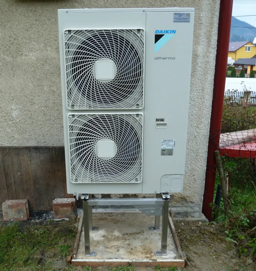 Tepelné čerpadlo vzduch voda Daikin Altherma HT vysokoteplotné 11kW rodinný dom Komjatná