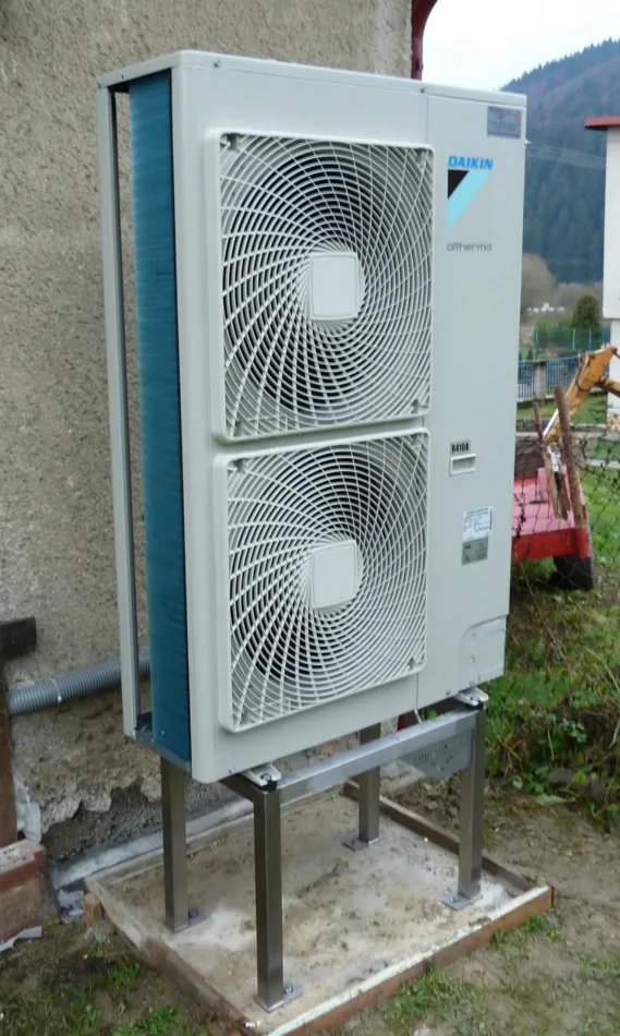 Tepelné čerpadlo vzduch voda Daikin Altherma HT vysokoteplotné 11kW rodinný dom Komjatná