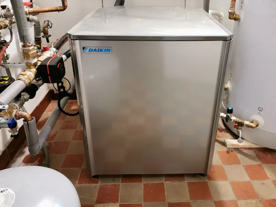 Tepelné čerpadlo vzduch voda Daikin Altherma HT vysokoteplotné 11kW rodinný dom Lutila