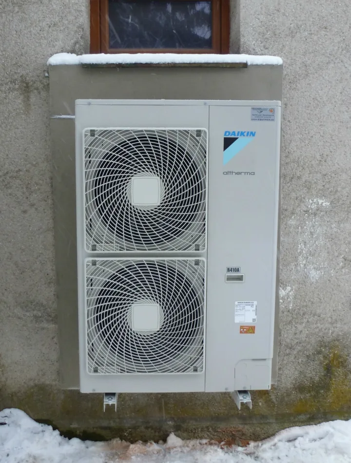 Tepelné čerpadlo vzduch voda Daikin Altherma HT vysokoteplotné 14kW komerčný objekt Kriváň