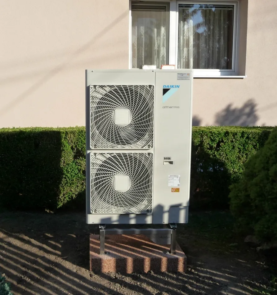 Tepelné čerpadlo vzduch voda Daikin Altherma HT vysokoteplotné 14kW rodinný dom Fiľakovo