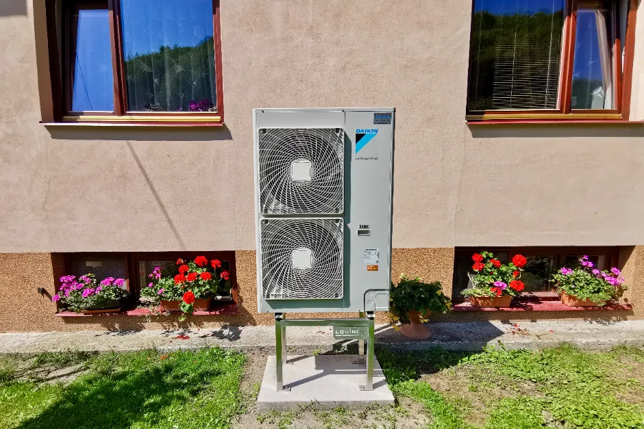Tepelné čerpadlo vzduch voda Daikin Altherma HT vysokoteplotné 14kW rodinný dom Ihráč
