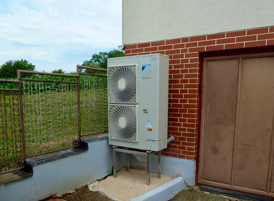 Tepelné čerpadlo vzduch voda Daikin Altherma HT vysokoteplotné 14kW rodinný dom Pečeňany