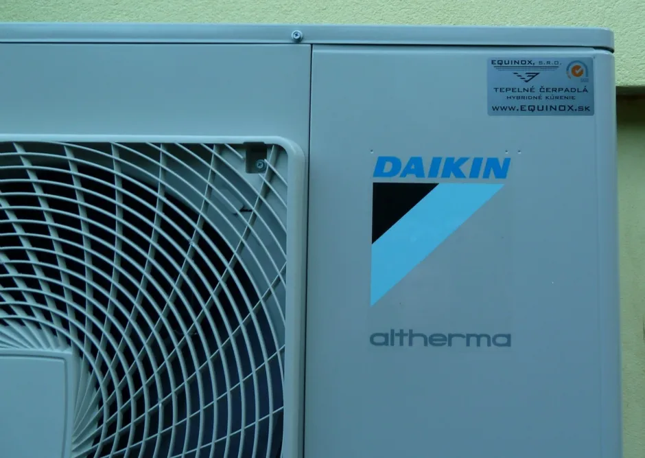 Tepelné čerpadlo vzduch voda Daikin Altherma HT 14kW rodinný dom Poniky