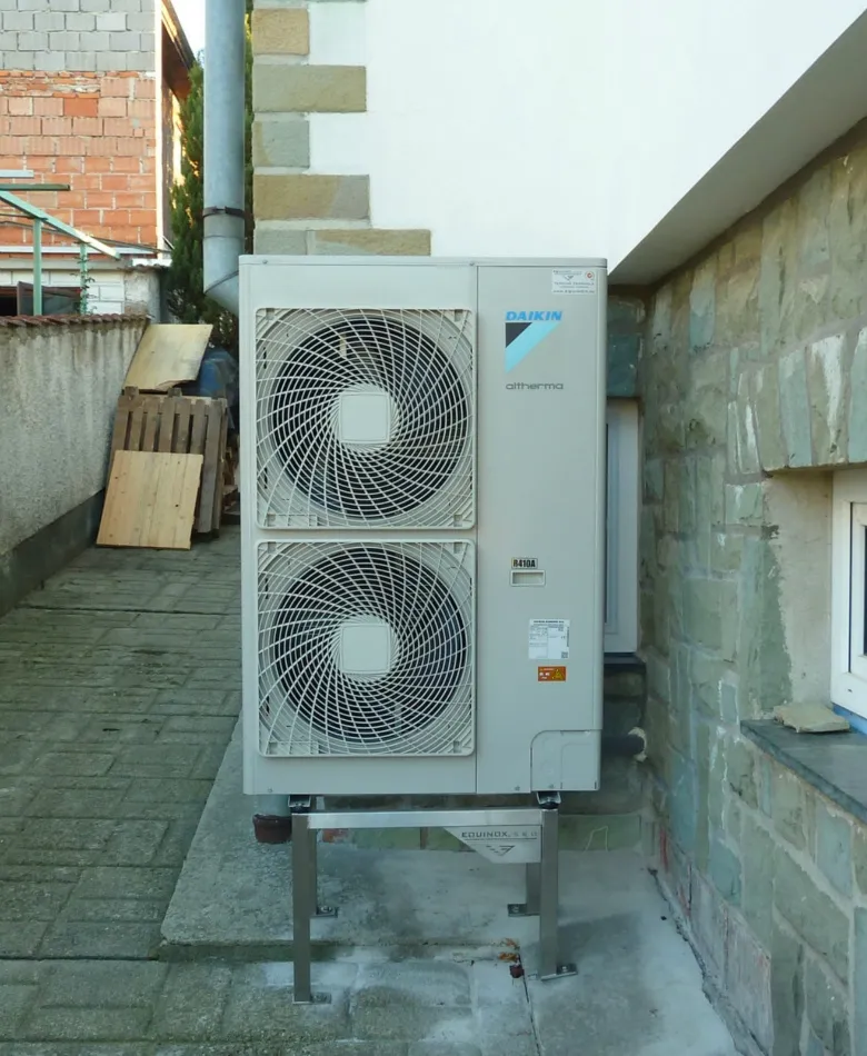 Tepelné čerpadlo vzduch voda Daikin Altherma HT vysokoteplotné 14kW rodinný dom Sklabiňa