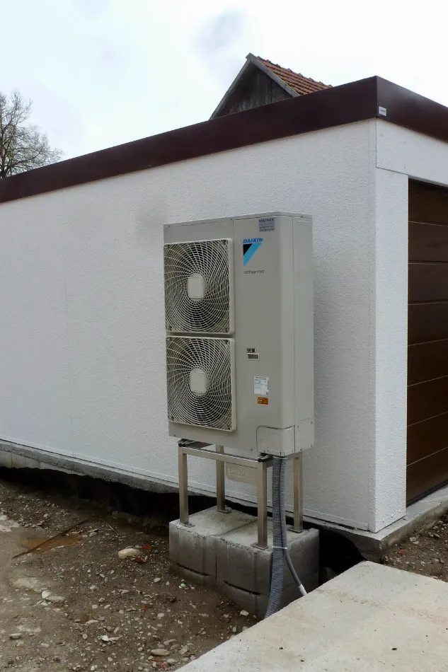 Tepelné čerpadlo vzduch voda Daikin Altherma HT vysokoteplotné 14kW rodinný dom Žiar