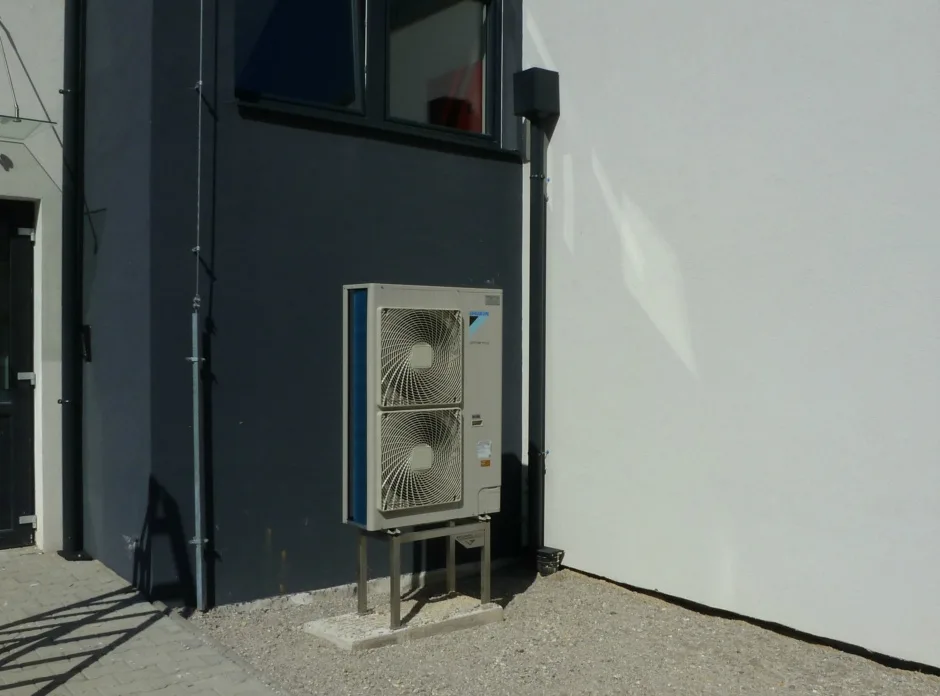 Tepelné čerpadlo vzduch voda Daikin Altherma HT vysokoteplotné 16kW bytový dom Iliaš